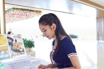 AISS爱丝(钻石版) – 看何冉如何把捆绑花絮拍得如此值得关注