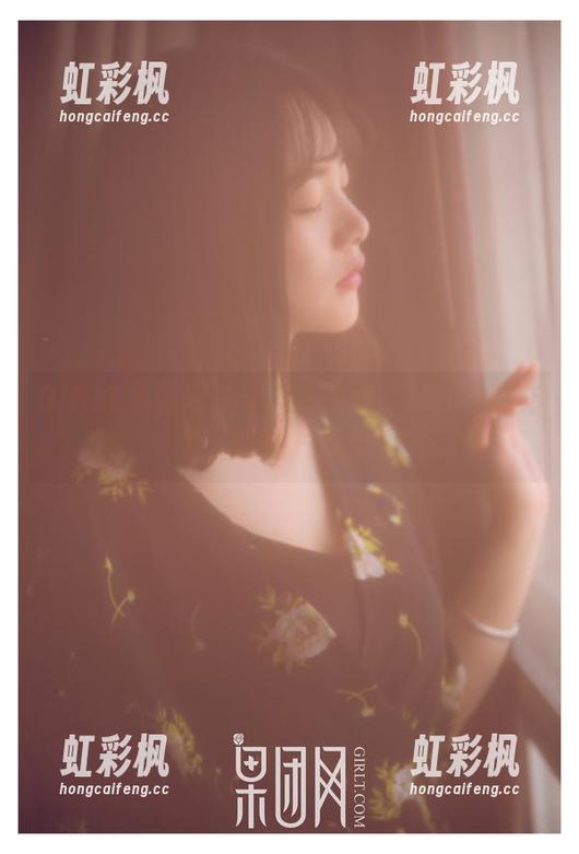 GIRLT果团网 - 龚玥菲学姐：只在线不交流，看图片就好！