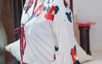 HuaYang花漾 – 连体衣风潮？张思允Nice在线美图为这波流行势力加油助威！