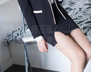 IMiss爱蜜社 – 兜豆靓Youlina的私拍合辑—学姐:不只是课堂上的身影