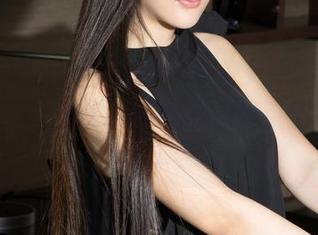 KelaGirls克拉女神 – 本来只想瞄一眼,结果被僮僮的高跟萌妹写真吸引到下载的深渊。