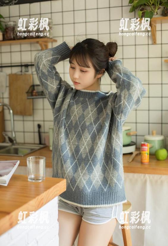 兔耳女主来袭，喵糖映画这组写真，图片中差点让我觉得耳朵比脑袋好使。