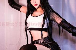 白衬衫也能无圣光,MissWarmJ带来一场原图直击