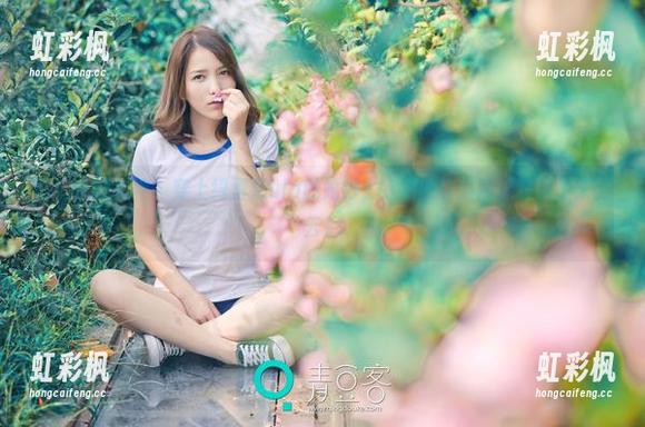 TGOD推女神-绮里嘉ula TGOD推女神 - 穿上绮里嘉ula的婚纱,定制的自信感像是飘上天的云彩