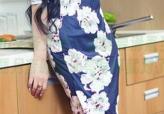 TouTiao头条女神 – 谁需要滑盖当闺蜜？下载月音瞳的油亮写真就对了！
