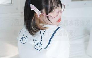 Uhye(이유혜)的浴缸实验室：cos和水花迸发，快来下载这份创造力十足的时光！