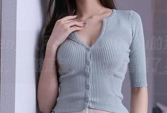 Xiuren秀人网 – youOvOyou的泳池写真集，水波荡漾，心也跟着晃了晃。
