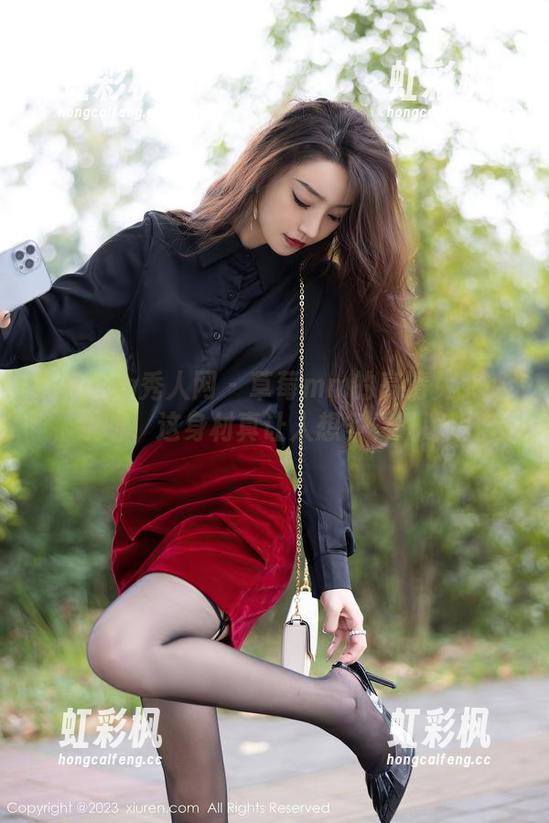 Xiuren秀人网-草莓mm Xiuren秀人网 - 草莓mm的高清兔女郎,哎呀,这身材真让人想多看几眼呢。