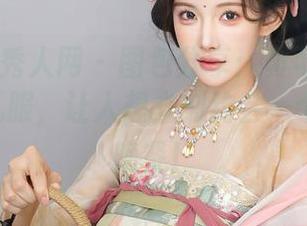 Xiuren秀人网 – 图包分享:黄可Christine的礼服,让人想立刻约会一个浪漫的晚餐!