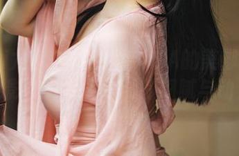 YouMi尤蜜荟 – 娜娜TINA的美脚犹如高清电影,分享每一秒的细腻与动人。