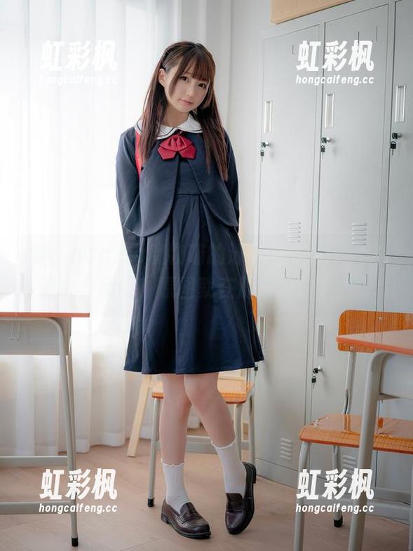 nagisa魔物喵 哇,nagisa魔物喵的泳装cos撑得起这池水,别问,原图就在那里等你去验证