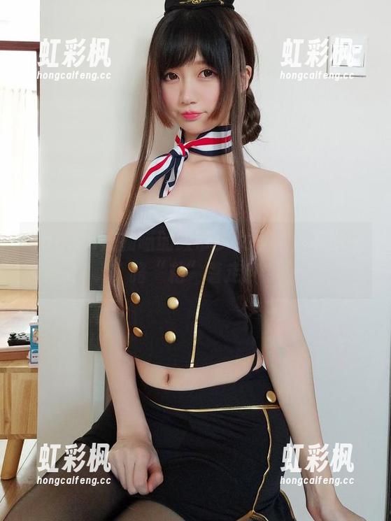 nagisa魔物喵 nagisa魔物喵的胶带少女写真,带你一路“粘”着走!