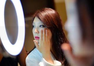 pans – 泳池中的卡卡，资源丰富，写真则更显色彩斑斓！