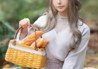 谁又在照片里出格了？最新的yuuhui玉汇绝区零-艾莲·乔，欢迎来赏景！