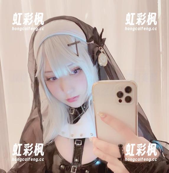探讨一下，サク(saku)女孩在这组资源里的小细节，大家怎么看？