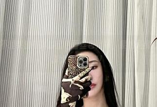 微密圈 – 不爱笑的赛琳的蓝色蕾丝包臀裙，果然是我心中滑稽写真大赛的王者！