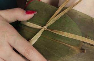 丽柜 – 瞧瞧这高清下的护士姿态，怡萱果然不一般，资源总是让人欣喜。