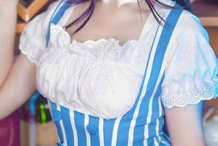 这里有一波九曲Jean的粉发妹妹套图更新,防止心脏病、高血压哦!