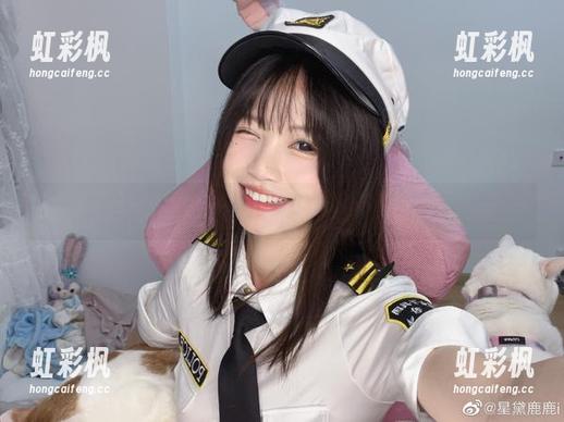 照片里有千反田鹿子，油亮的打光真让人怀疑人生。
