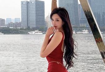 微密圈 – 周妍希比基尼高清合集，挑逗眼球的同时也温柔击中心房。