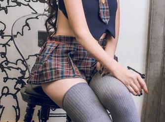 头条女神 – 照片中的易阳,宛如镂空芳华,真想多看几眼,你说奇怪吗?