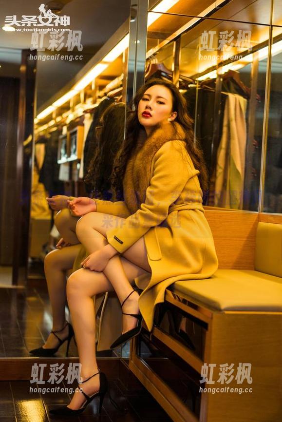 头条女神-李梓熙 头条女神 - 让黑丝说话,李梓熙的腿神风采作品集精选