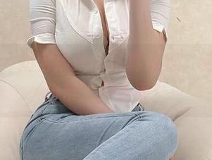 微密圈 – 奶宝妹纸的写真合集，傲人身材自带“回头率”