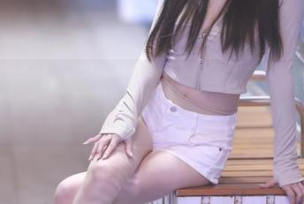 看小女巫露娜的黑色流苏合集，意外发现我也很想扎个辫子！