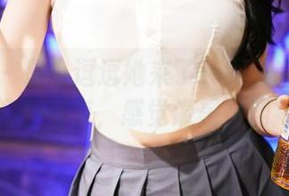 尤蜜荟 – 是小逗逗她来了!女王套图更新、各种姿势都有,感觉像是在翻找宝藏~