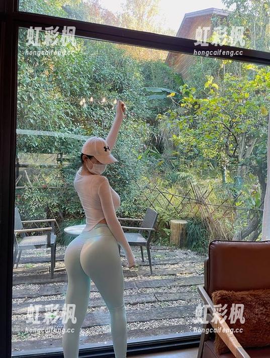 左公子666 微密圈 - 说好的蕾丝包臀呢?左公子666的免费合集,要把人看醉了!