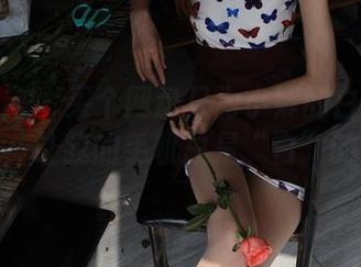 异思趣向 – 买个网盘只为小婕的白色温柔,让我的手机总是“白”的