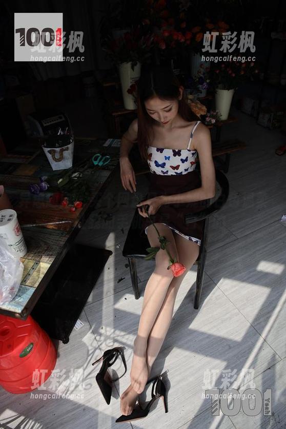 异思趣向-小婕 异思趣向 - 买个网盘只为小婕的白色温柔,让我的手机总是“白”的