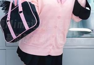 来看弥美Mime这比基尼原图,似乎连比基尼都在跟她讲段子。