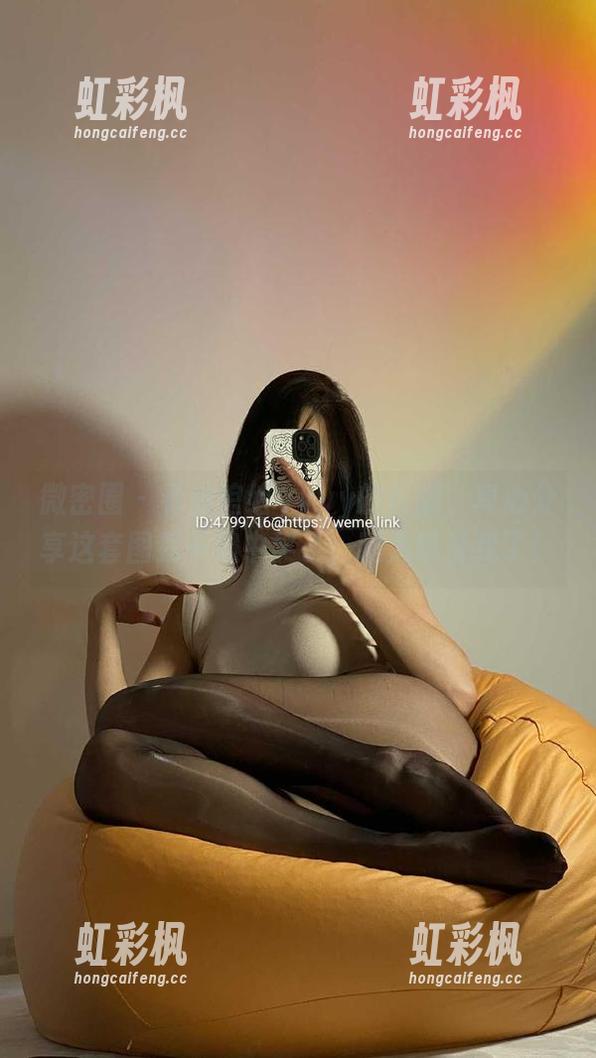 徐绾绾yyyy 微密圈 - 看徐绾绾yyyy的长腿,真心分享这套图我干脆中奖了,腿太吸引我了!