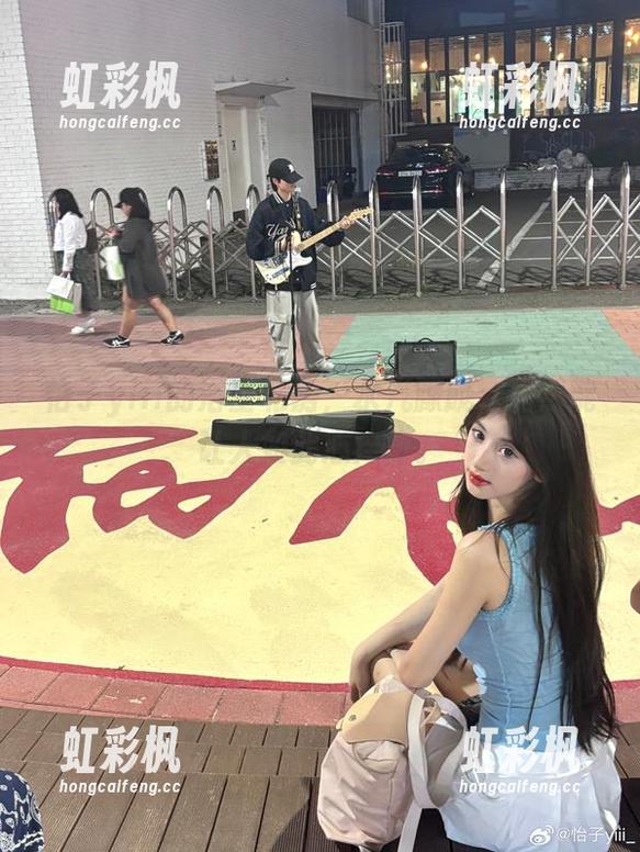 怡子yiii 怡子yiii的浴室私房,水汽朦胧,居然能让人如此心痒痒。