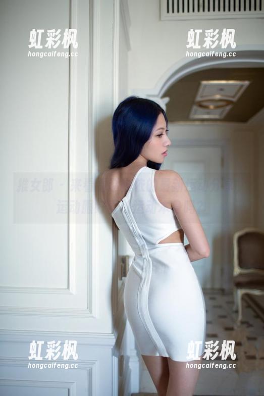 推女郎 - 来看看赵惟依的最新运动分享，运动服好看过运动本身吗？