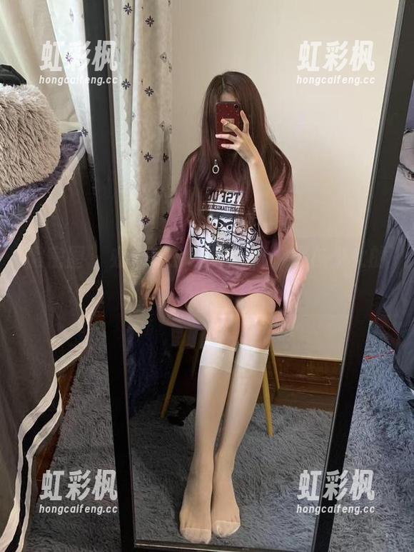 微密圈 - 办公室的新鲜壁纸：提袜少女的日常反转！