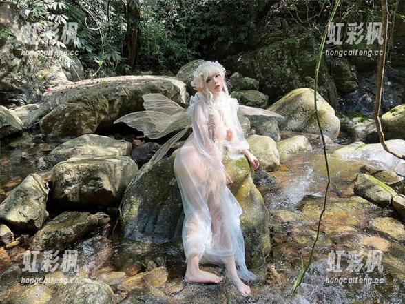 游泳？不不，我是无颜小天使wy的水中cos图集，美得不可思议