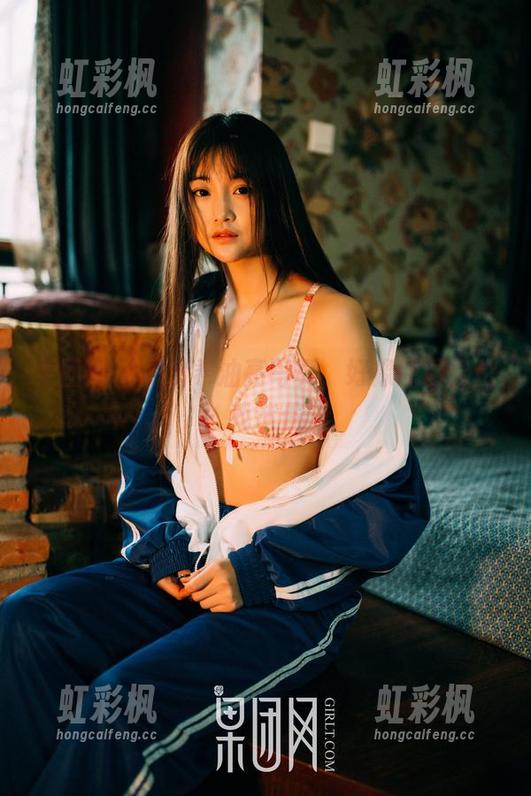 果团网-周妍希 果团网 - 周妍希油亮写真,好像原图能把我迷住
