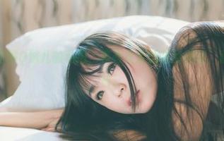 果团网 – 蜜桃Q妹儿的私拍，真有女友的随意感啊，翻翻这些图片。