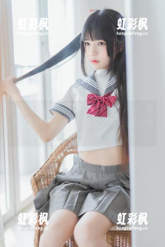 桜桃喵 “发光的海”不只是一种状态,还是桜桃喵全套图片的炫酷展现,快来改造你的审美吧!