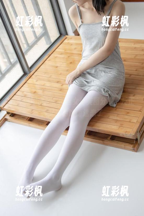 森萝财团出品，黑丝女仆美图分享，反正我又要为啥而迷恋了