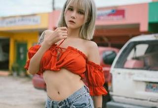 波萝社 – 最新写真集警报：夏美酱带你重返教室，别走神哦！