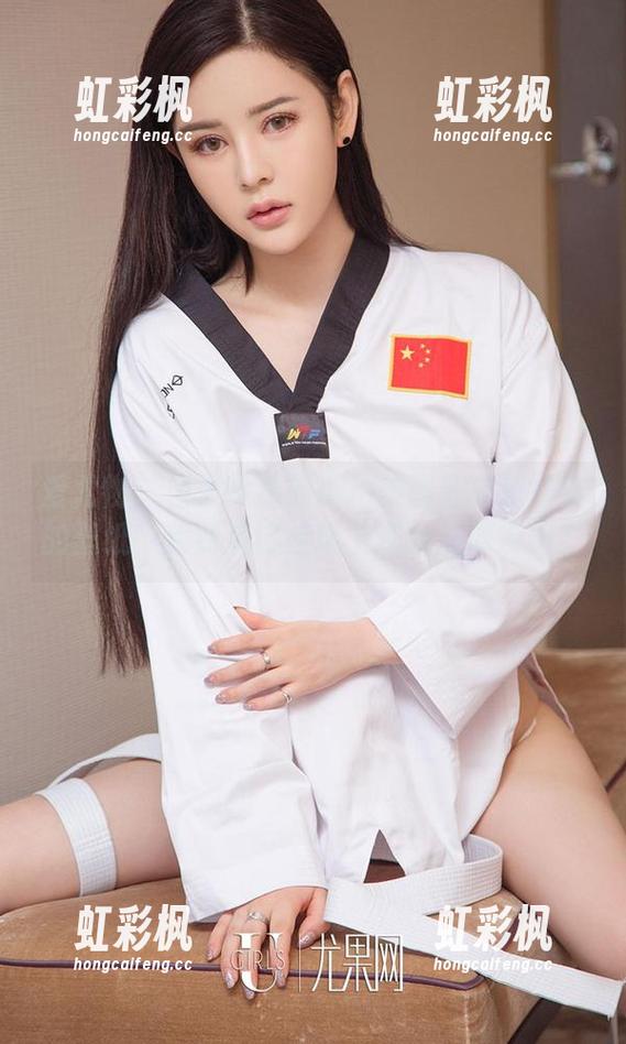 爱尤物-夏玲蔓 爱尤物 - 当夏玲蔓的旅拍美图变成超好看的壁纸,我到底该挂墙上还是发朋友圈?