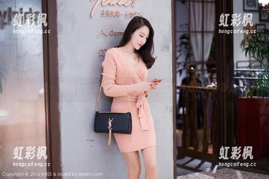 爱蜜社-萌白酱 爱蜜社 - 继续看萌白酱的粉色写真,我的内心在不停挣扎。