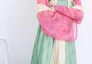 物恋传媒 – 直击心底:菜菜的长腿在高清原图里闪闪发光。