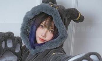 狐洛洛子图集：在家，也能做女友的模样