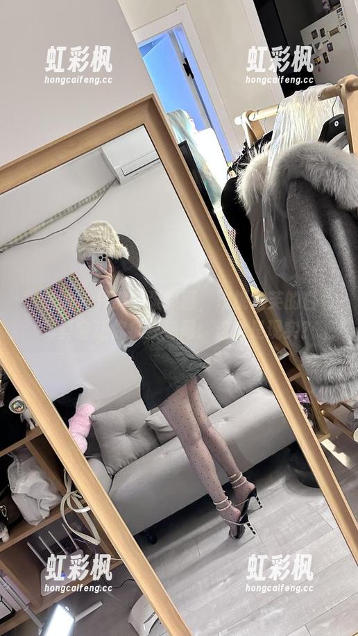 微密圈 - 只需一张原图，玫桃泡芙的白色写真会让你疯狂追问：这也是现实？