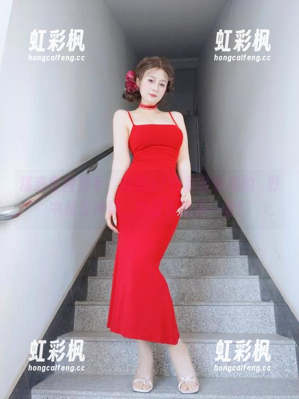 白银81 精选套图到手,白银81在碧蓝航线的㭴野中越发神秘,真让人眼前一亮!