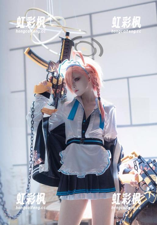 百合欧皇子 豹纹又来袭,百合欧皇子写真中总有你没注意到的细节